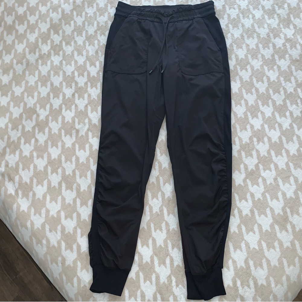 Lululemon Beyond the Studio jogger